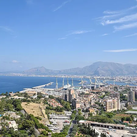 2 Bedroom Stunning In Portella di Mare