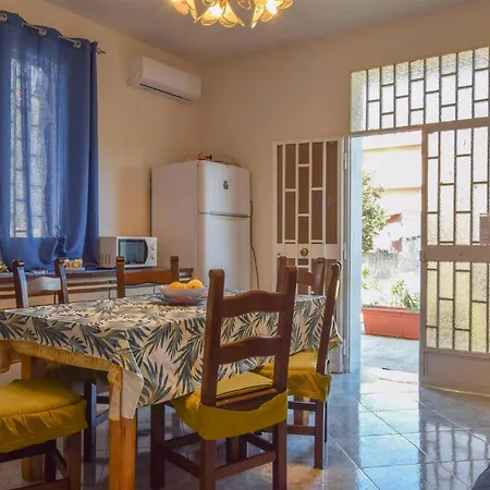 2 Bedroom Stunning In Lejlighed Portella di Mare