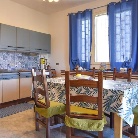 2 Bedroom Stunning In *